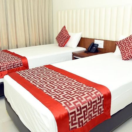 Sri Aswin Grand Hotel Nāmakkal Buitenkant foto