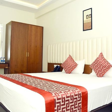 Sri Aswin Grand Hotel Nāmakkal Buitenkant foto