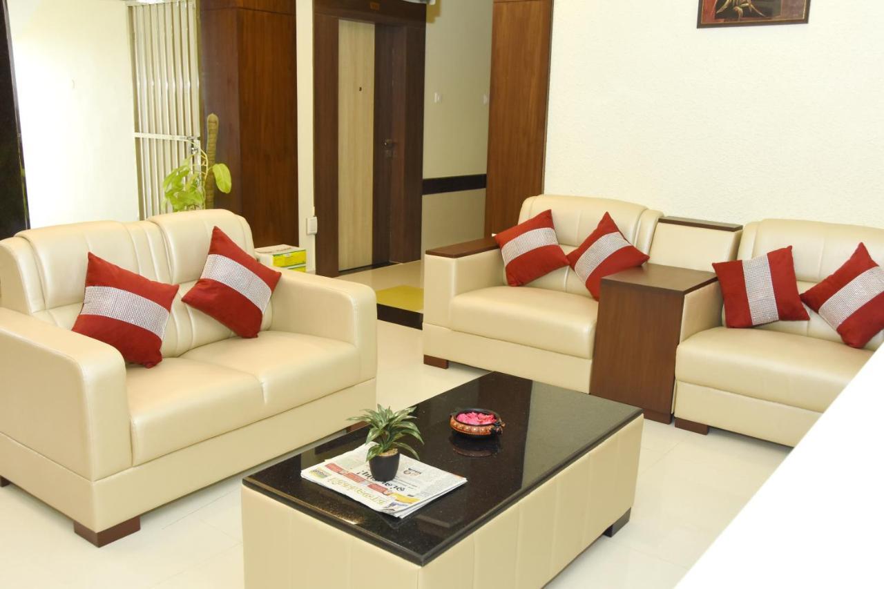 Sri Aswin Grand Hotel Nāmakkal Buitenkant foto