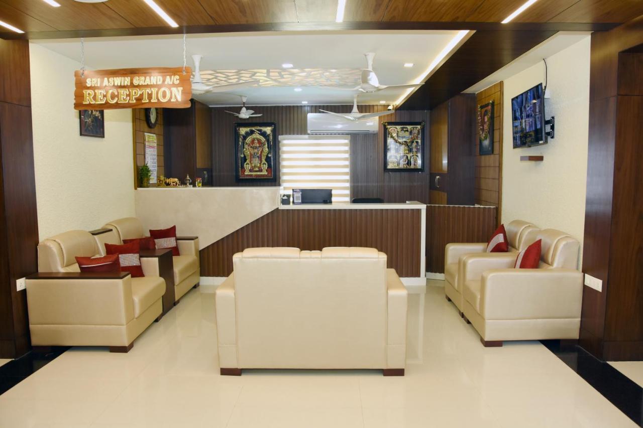 Sri Aswin Grand Hotel Nāmakkal Buitenkant foto
