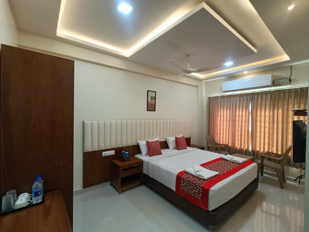 Sri Aswin Grand Hotel Nāmakkal Buitenkant foto