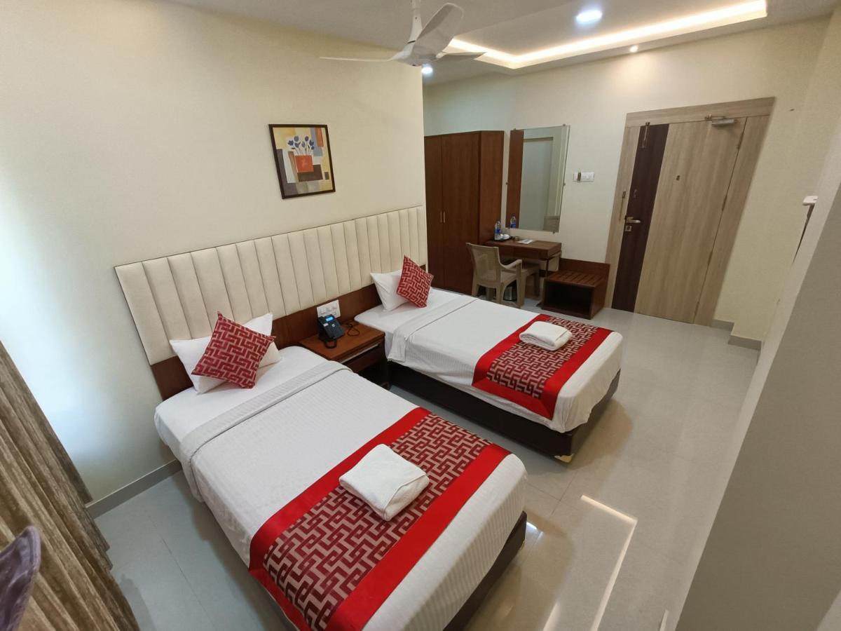 Sri Aswin Grand Hotel Nāmakkal Buitenkant foto