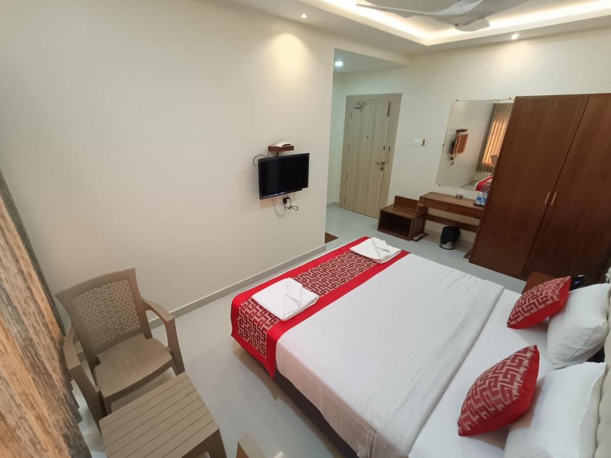 Sri Aswin Grand Hotel Nāmakkal Buitenkant foto