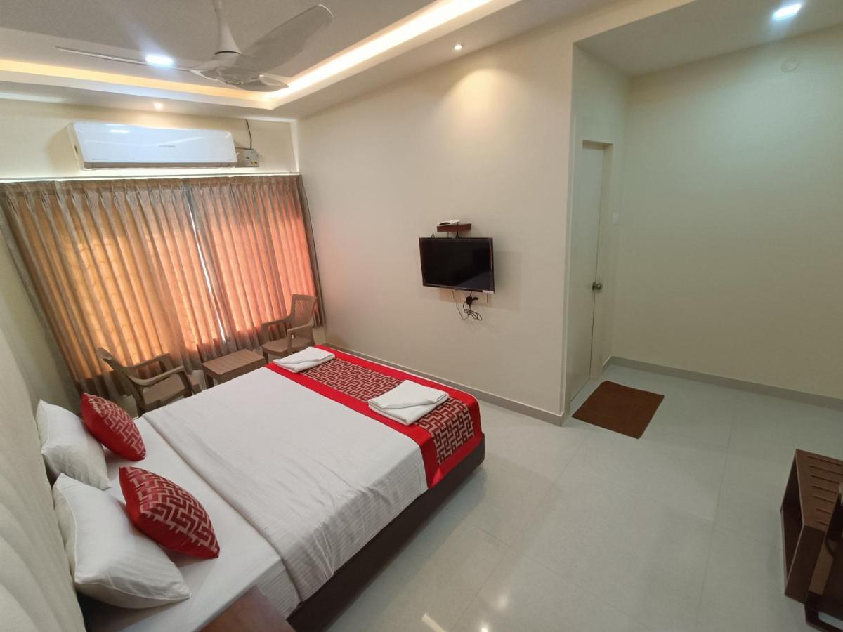 Sri Aswin Grand Hotel Nāmakkal Buitenkant foto