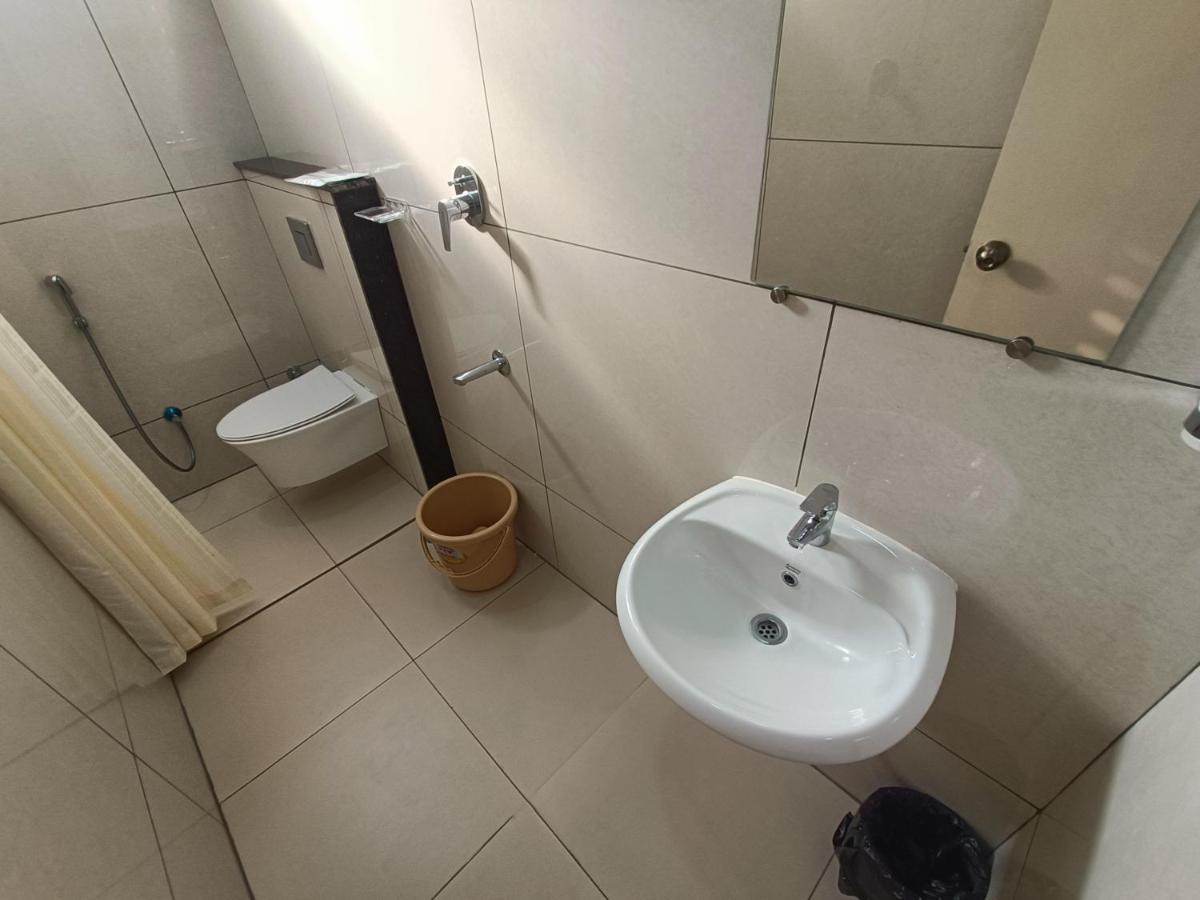 Sri Aswin Grand Hotel Nāmakkal Buitenkant foto