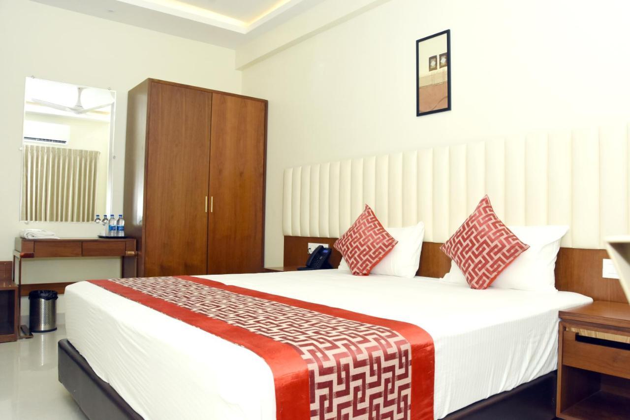 Sri Aswin Grand Hotel Nāmakkal Buitenkant foto