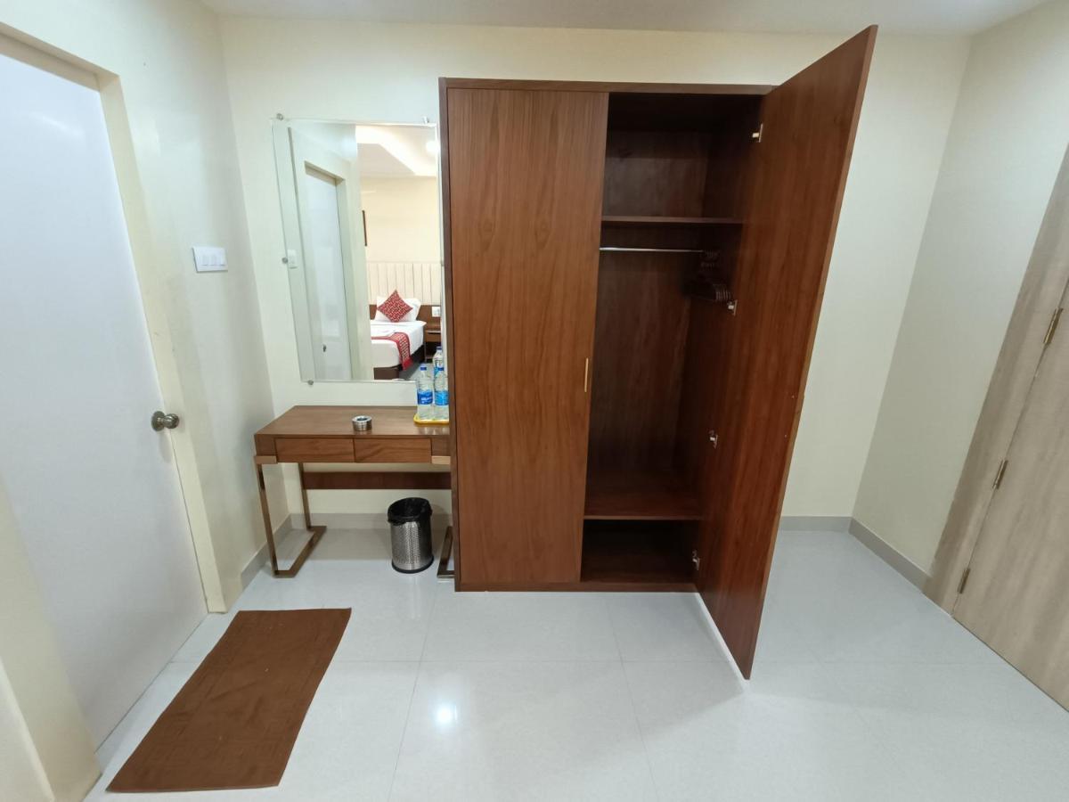 Sri Aswin Grand Hotel Nāmakkal Buitenkant foto