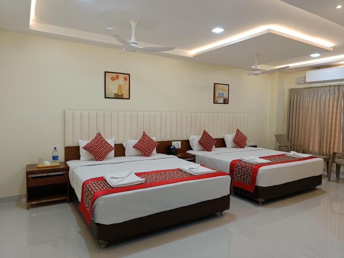 Sri Aswin Grand Hotel Nāmakkal Buitenkant foto