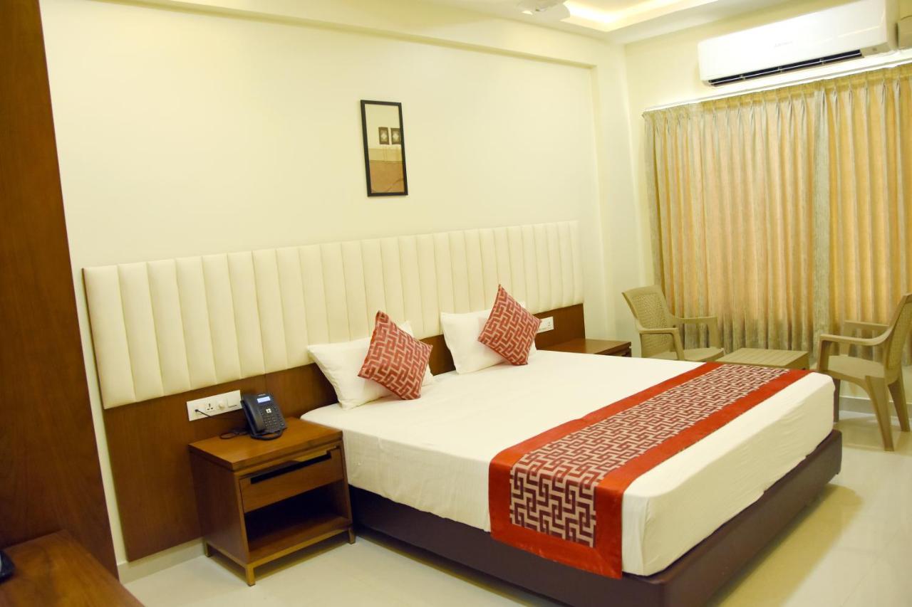 Sri Aswin Grand Hotel Nāmakkal Buitenkant foto
