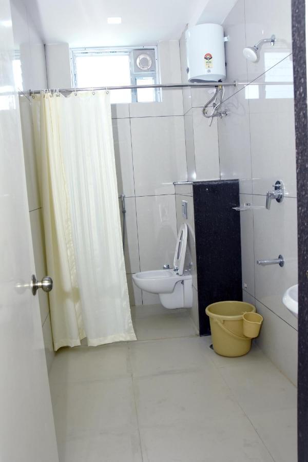 Sri Aswin Grand Hotel Nāmakkal Buitenkant foto