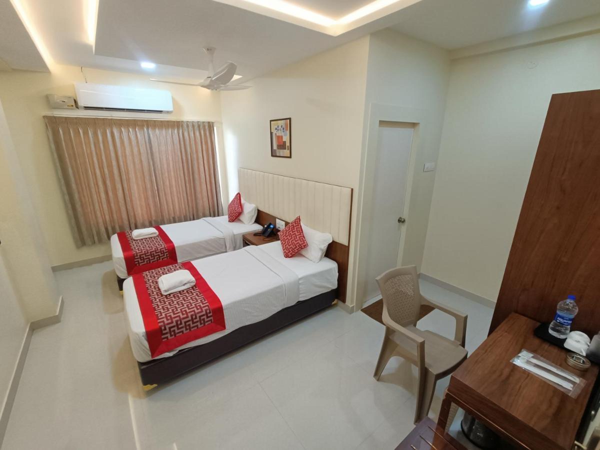 Sri Aswin Grand Hotel Nāmakkal Buitenkant foto