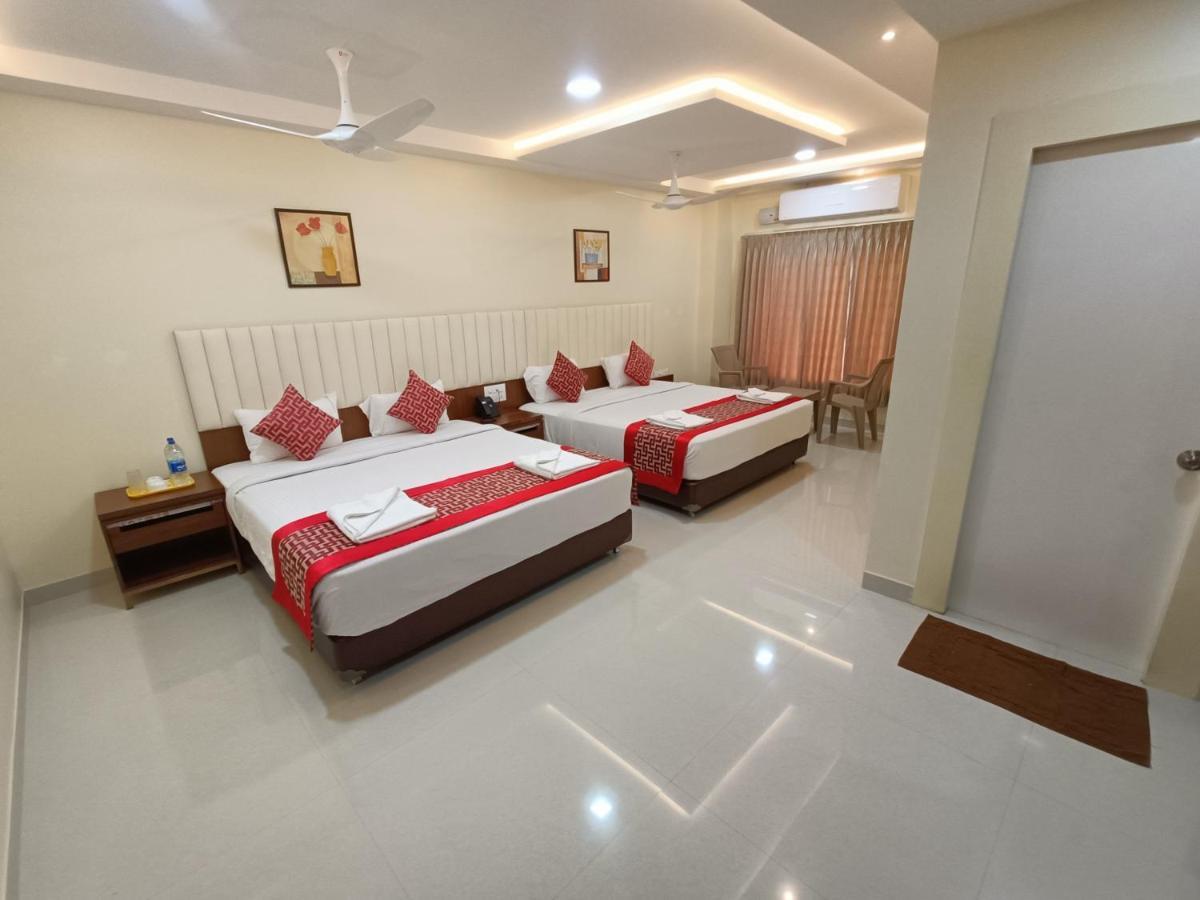 Sri Aswin Grand Hotel Nāmakkal Buitenkant foto