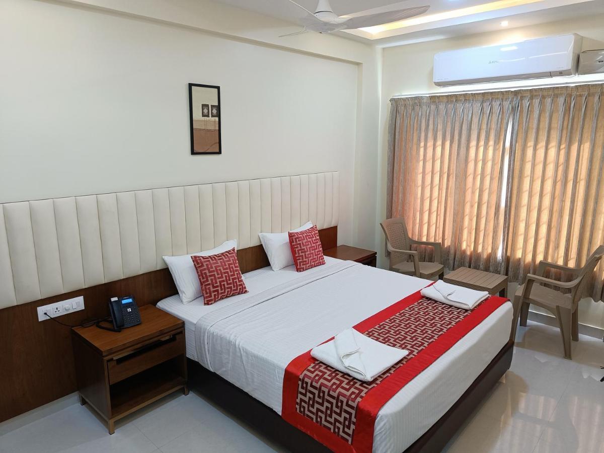 Sri Aswin Grand Hotel Nāmakkal Buitenkant foto