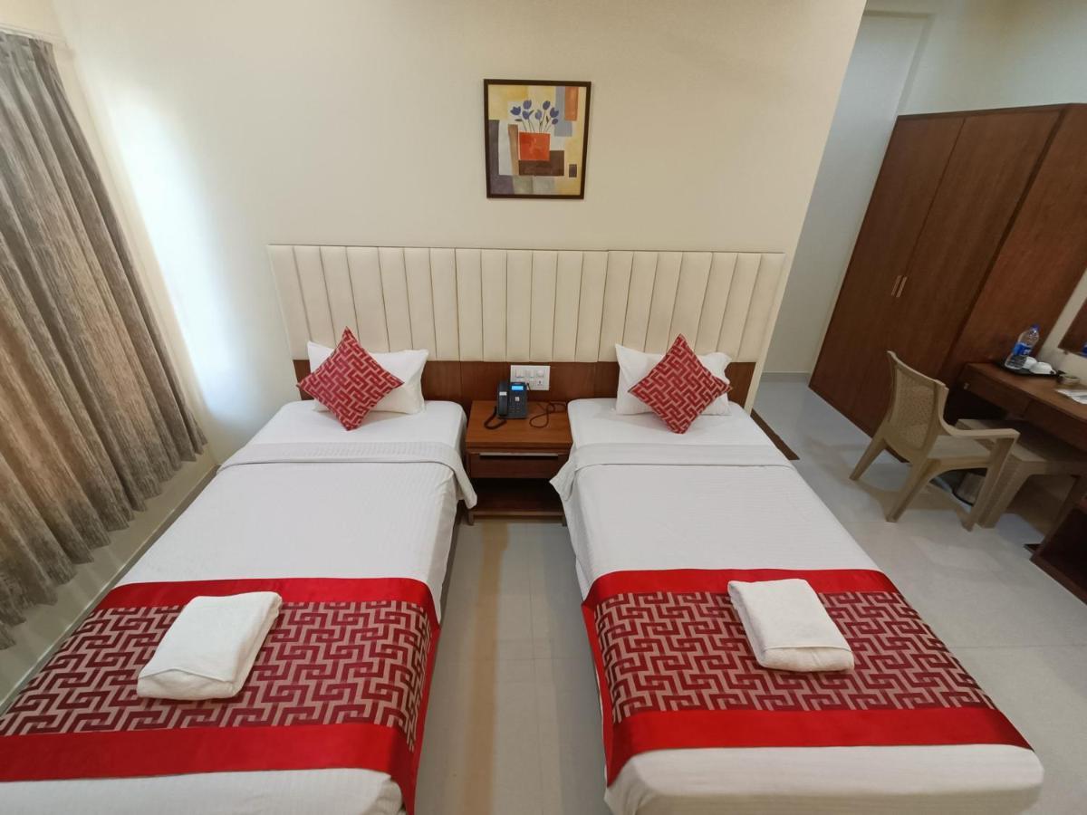 Sri Aswin Grand Hotel Nāmakkal Buitenkant foto