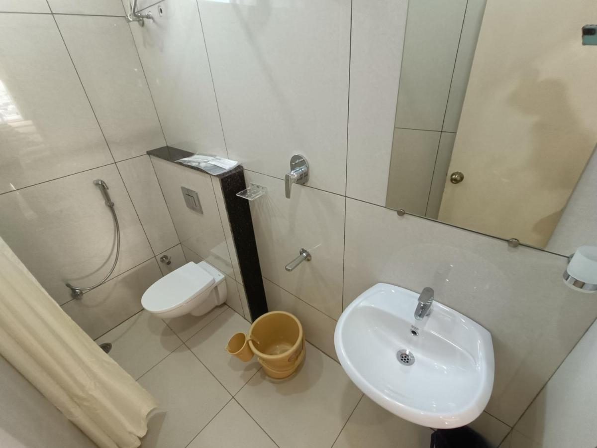 Sri Aswin Grand Hotel Nāmakkal Buitenkant foto