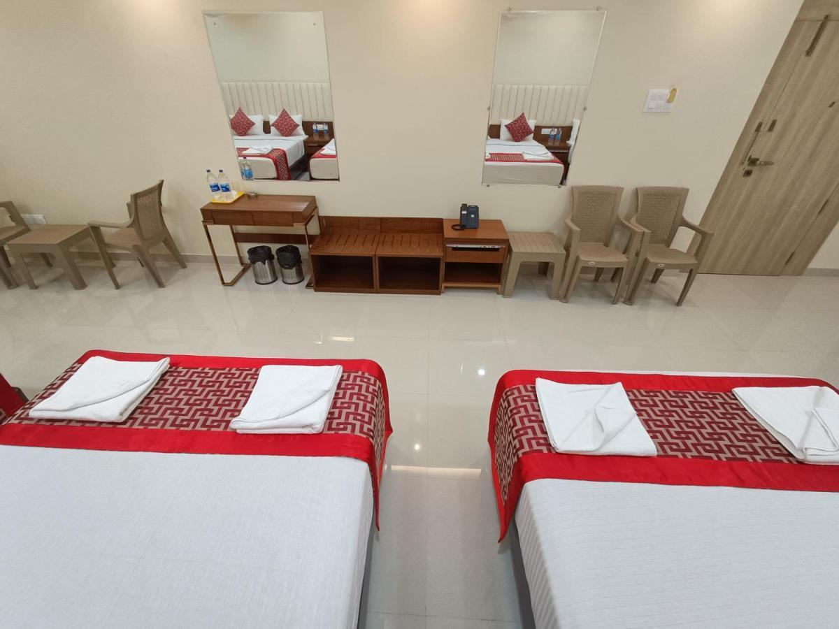 Sri Aswin Grand Hotel Nāmakkal Buitenkant foto