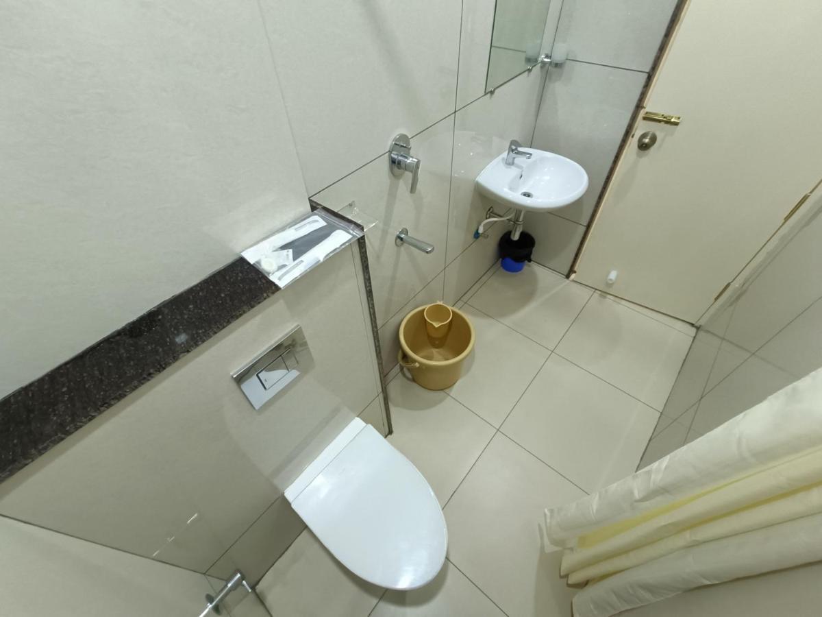 Sri Aswin Grand Hotel Nāmakkal Buitenkant foto