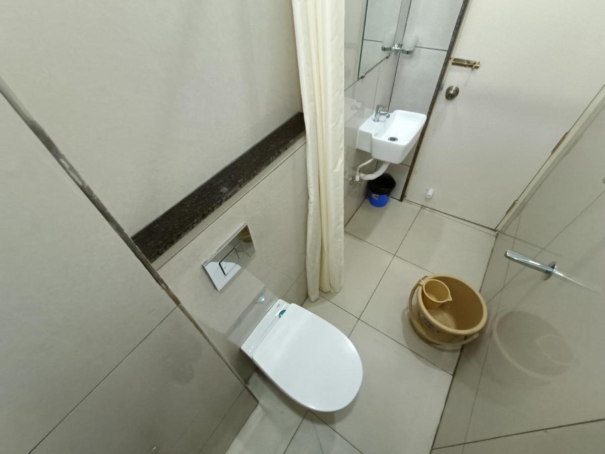 Sri Aswin Grand Hotel Nāmakkal Buitenkant foto