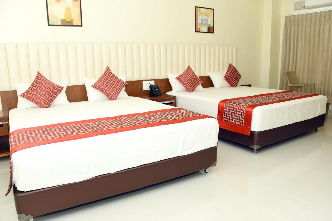 Sri Aswin Grand Hotel Nāmakkal Buitenkant foto